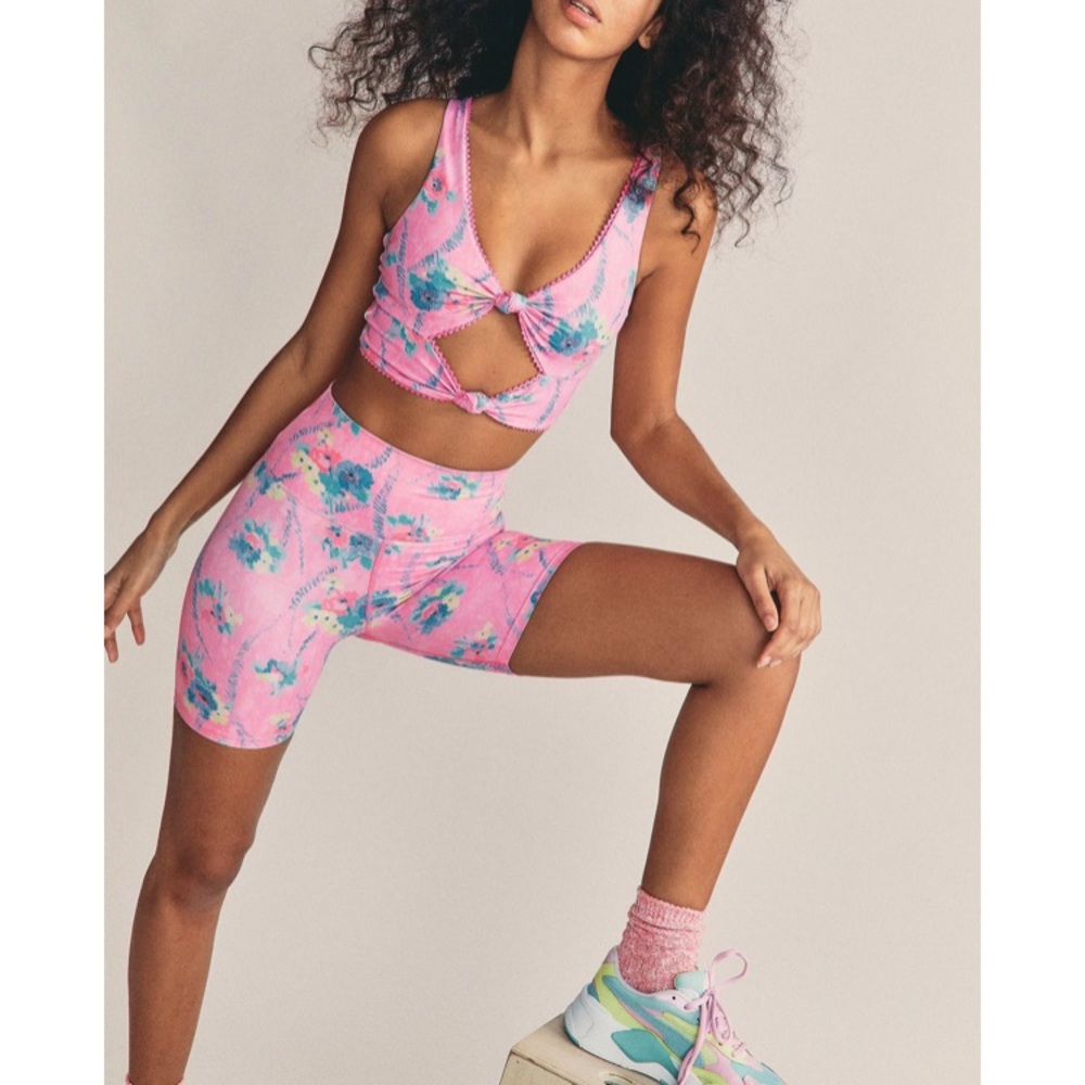 LoveShackFancy x Beach Riot biker shorts size small NWT